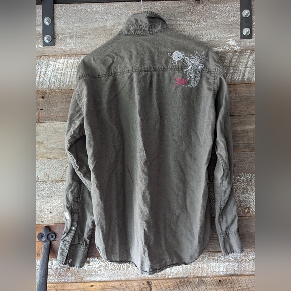 Unique Artful Dodger Embroidered Shirt - Picture 6 of 9